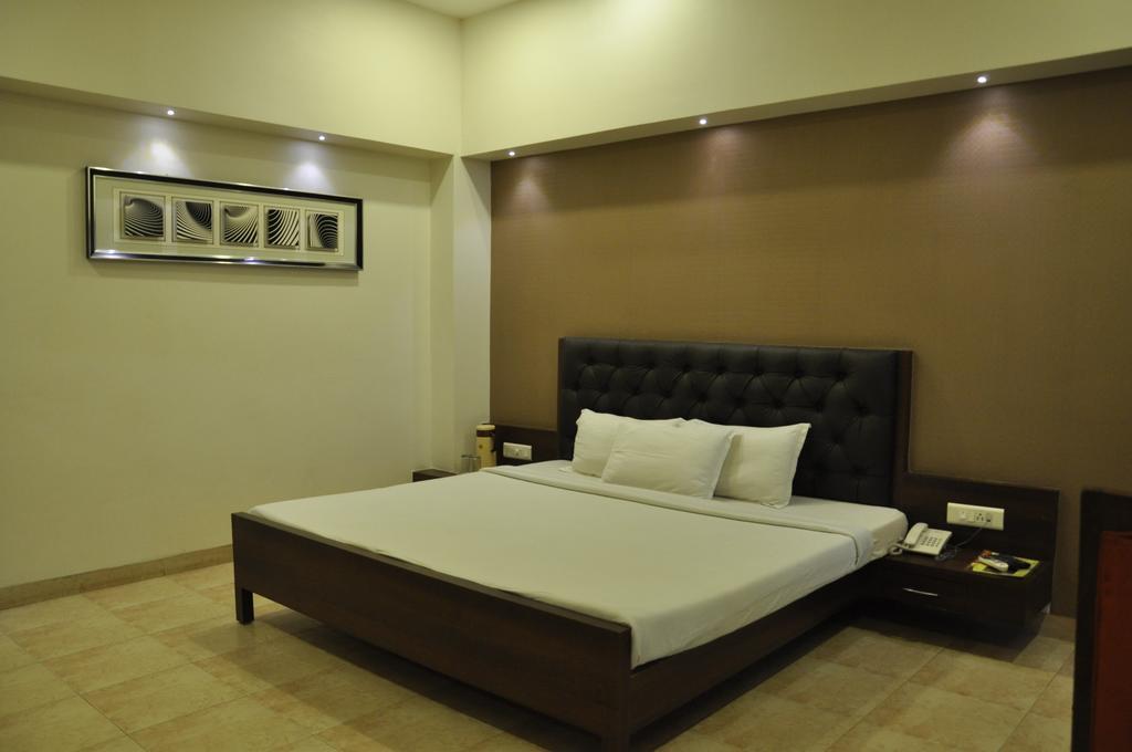 Hotel Jabali Palace Jabalpur Exterior photo