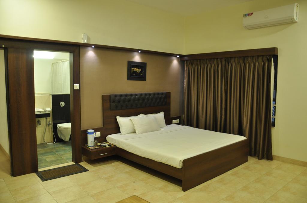 Hotel Jabali Palace Jabalpur Exterior photo