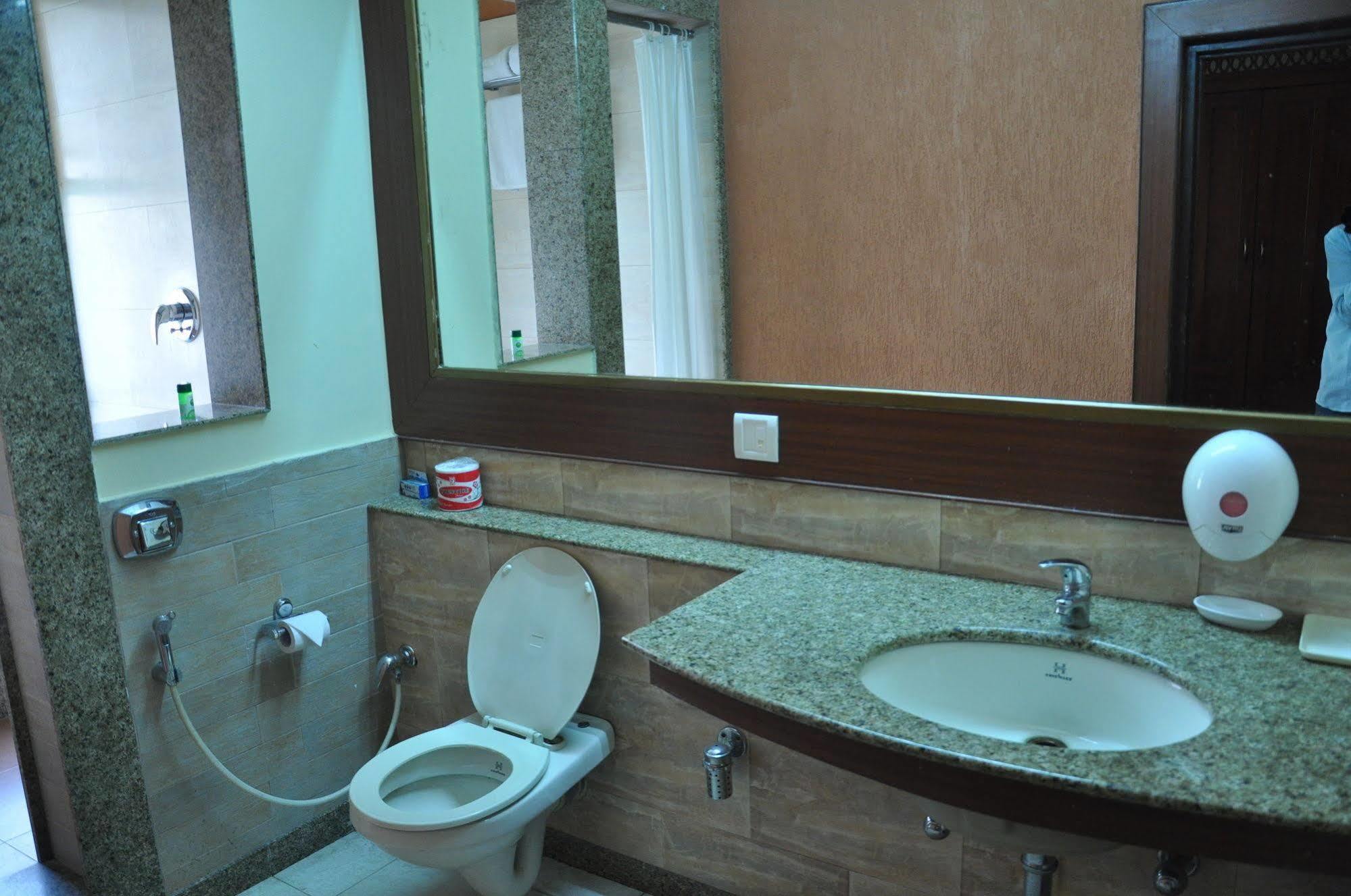 Hotel Jabali Palace Jabalpur Exterior photo